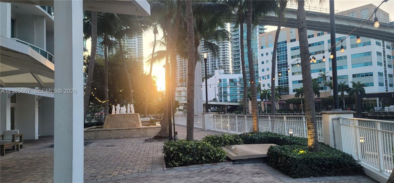 31 SE 5th St, Unit 1110, Miami, FL 33131 Photo