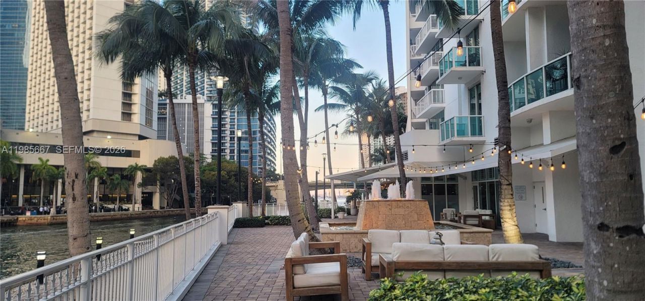 31 SE 5th St, Unit 1110, Miami, FL 33131 Photo