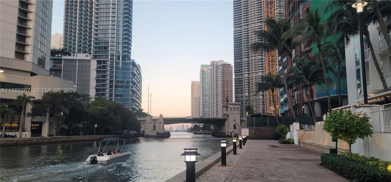 31 SE 5th St, Unit 1110, Miami, FL 33131 Photo