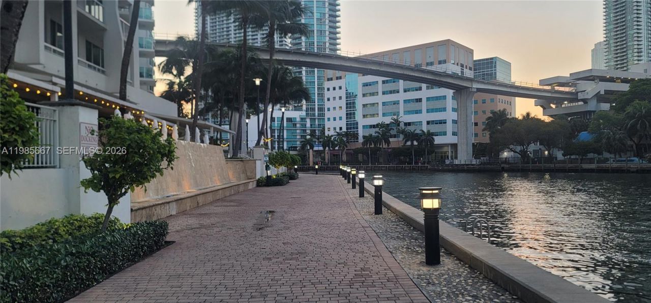 31 SE 5th St, Unit 1110, Miami, FL 33131 Photo