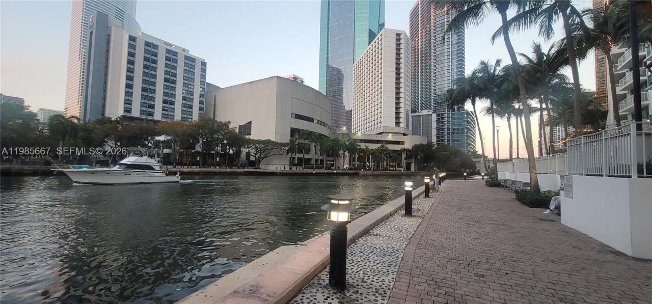 31 SE 5th St, Unit 1110, Miami, FL 33131 Photo