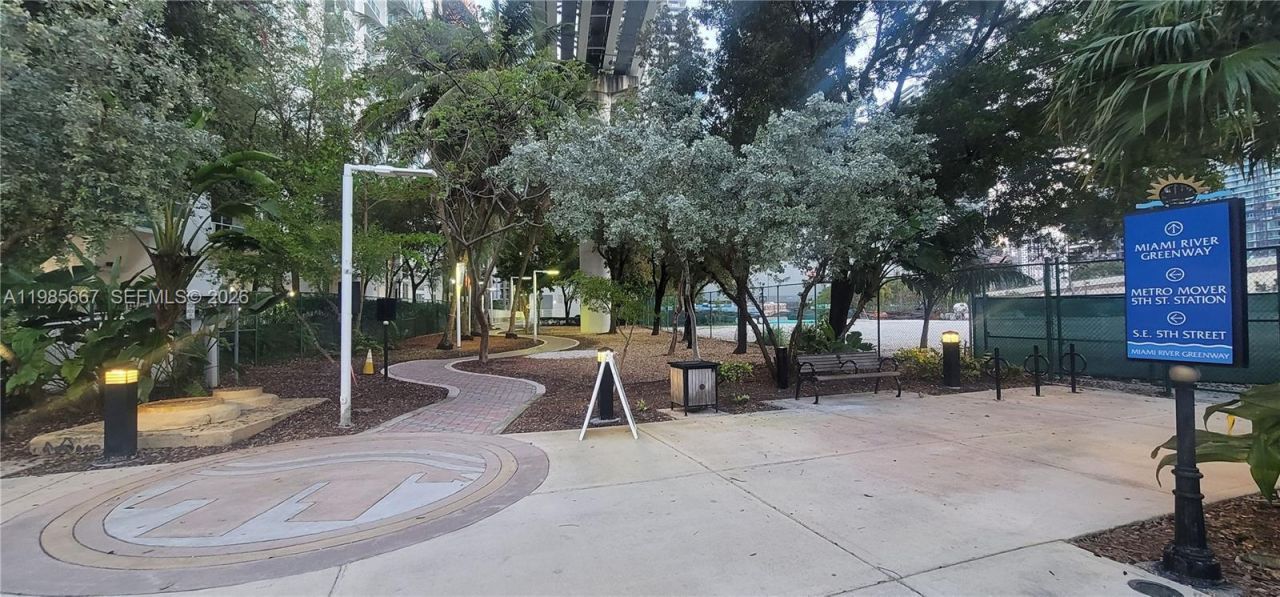 31 SE 5th St, Unit 1110, Miami, FL 33131 Photo
