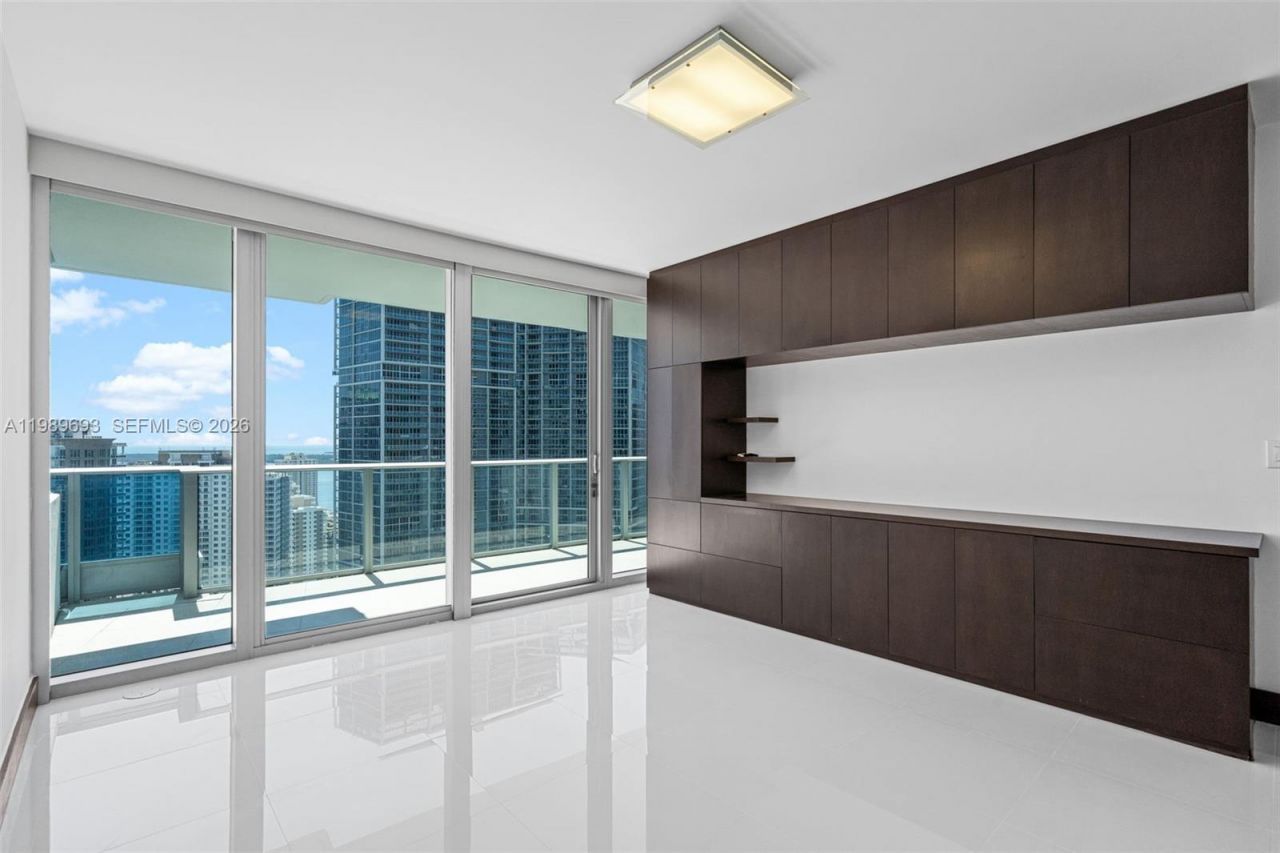 200 Biscayne Boulevard Way, Unit 3707, Miami, FL 33131 Photo