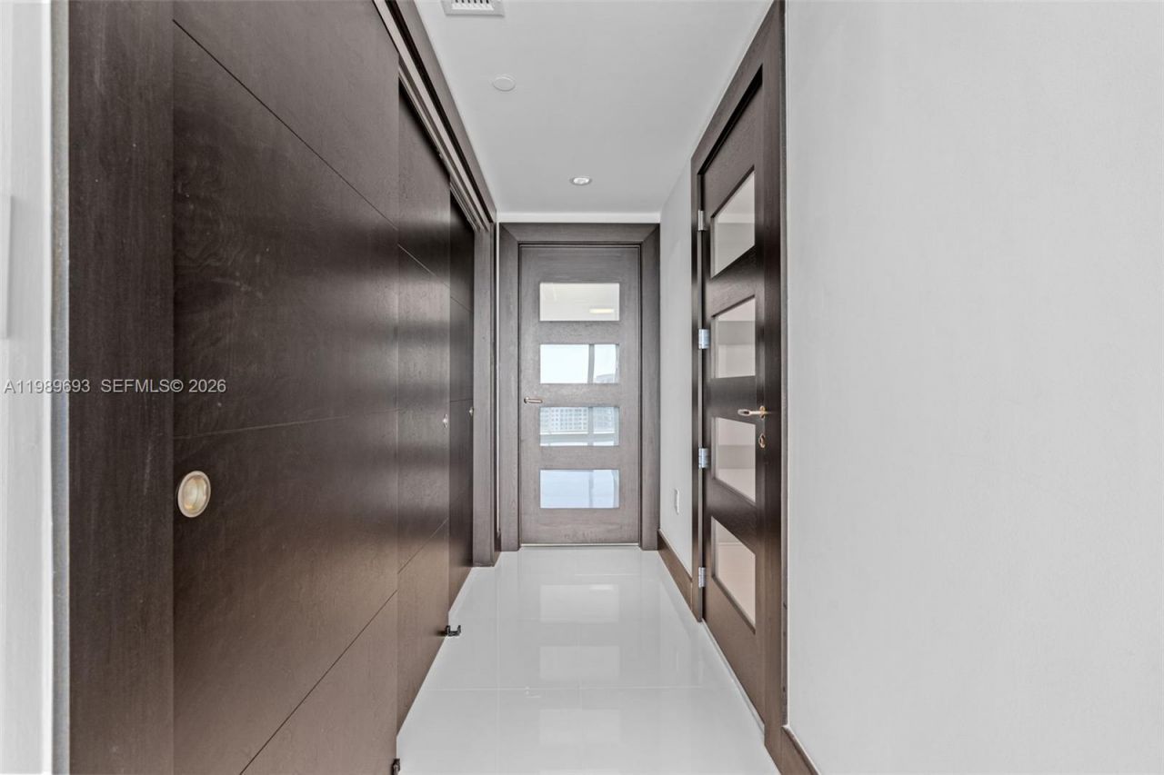 200 Biscayne Boulevard Way , Unit 3707, Miami, FL 33131 Photo