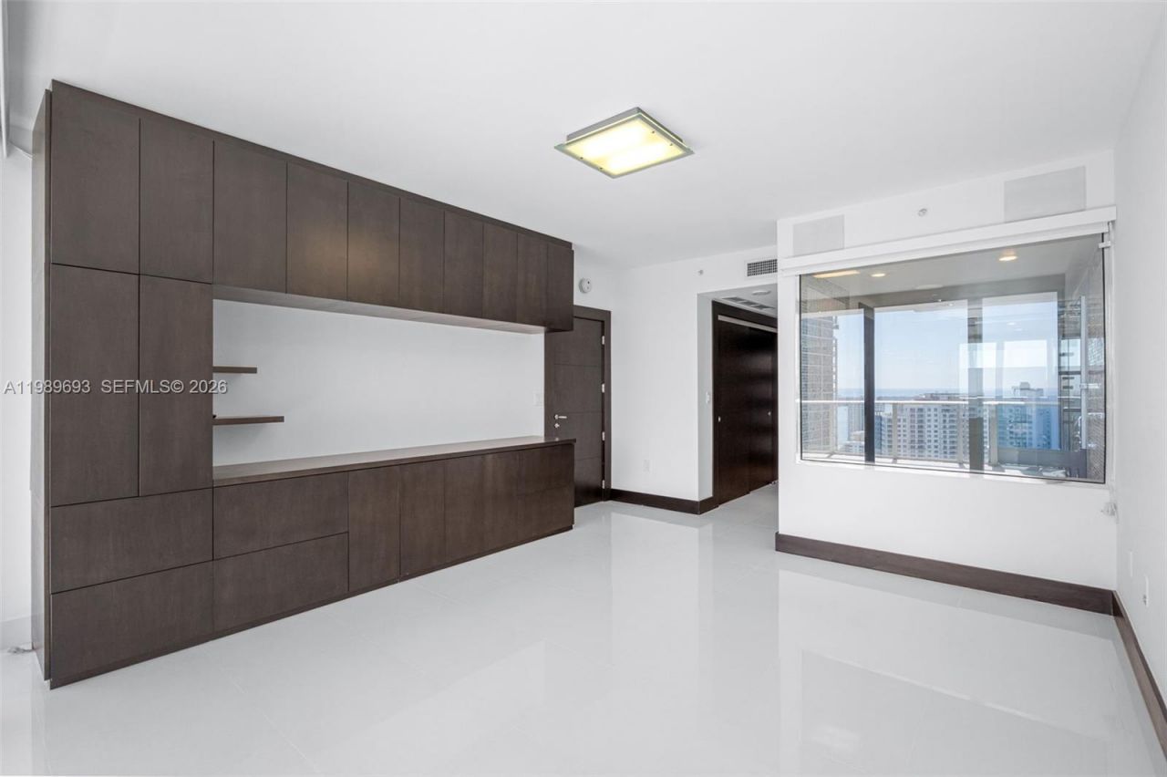 200 Biscayne Boulevard Way, Unit 3707, Miami, FL 33131 Photo