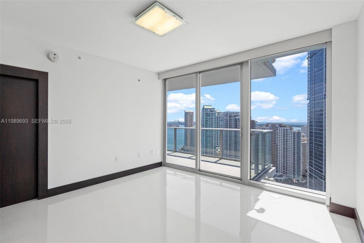 200 Biscayne Boulevard Way, Unit 3707, Miami, FL 33131 Photo