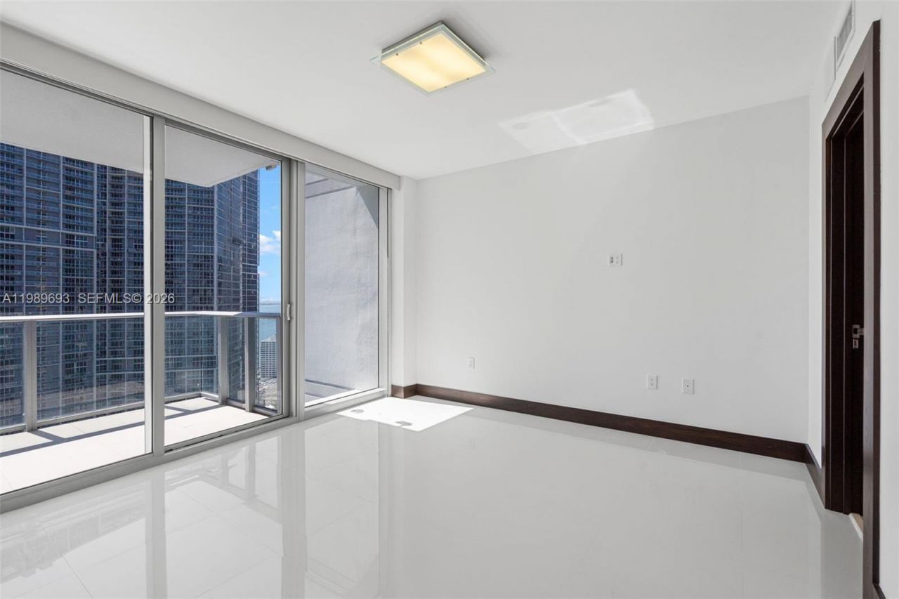 200 Biscayne Boulevard Way, Unit 3707, Miami, FL 33131 Photo