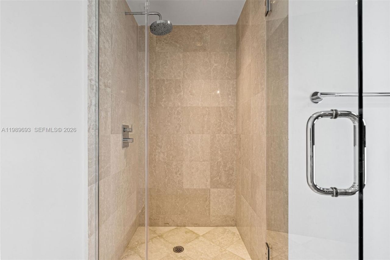 200 Biscayne Boulevard Way, Unit 3707, Miami, FL 33131 Photo