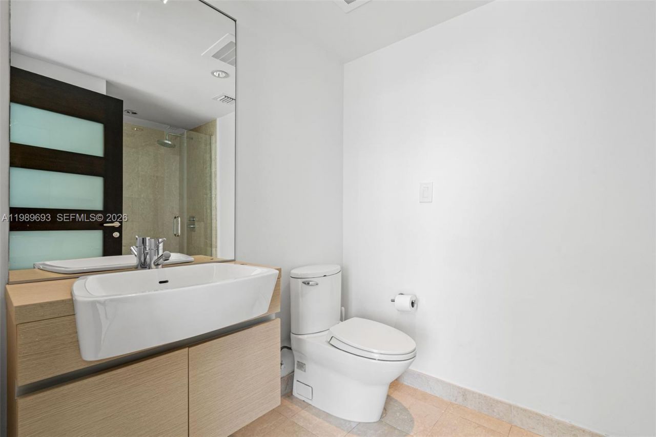 200 Biscayne Boulevard Way, Unit 3707, Miami, FL 33131 Photo