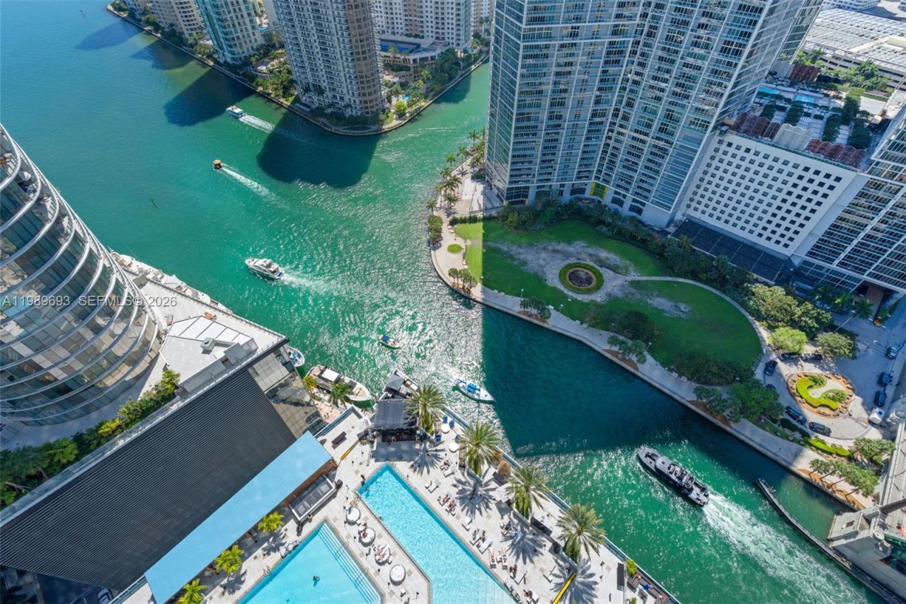 200 Biscayne Boulevard Way, Unit 3707, Miami, FL 33131 Photo
