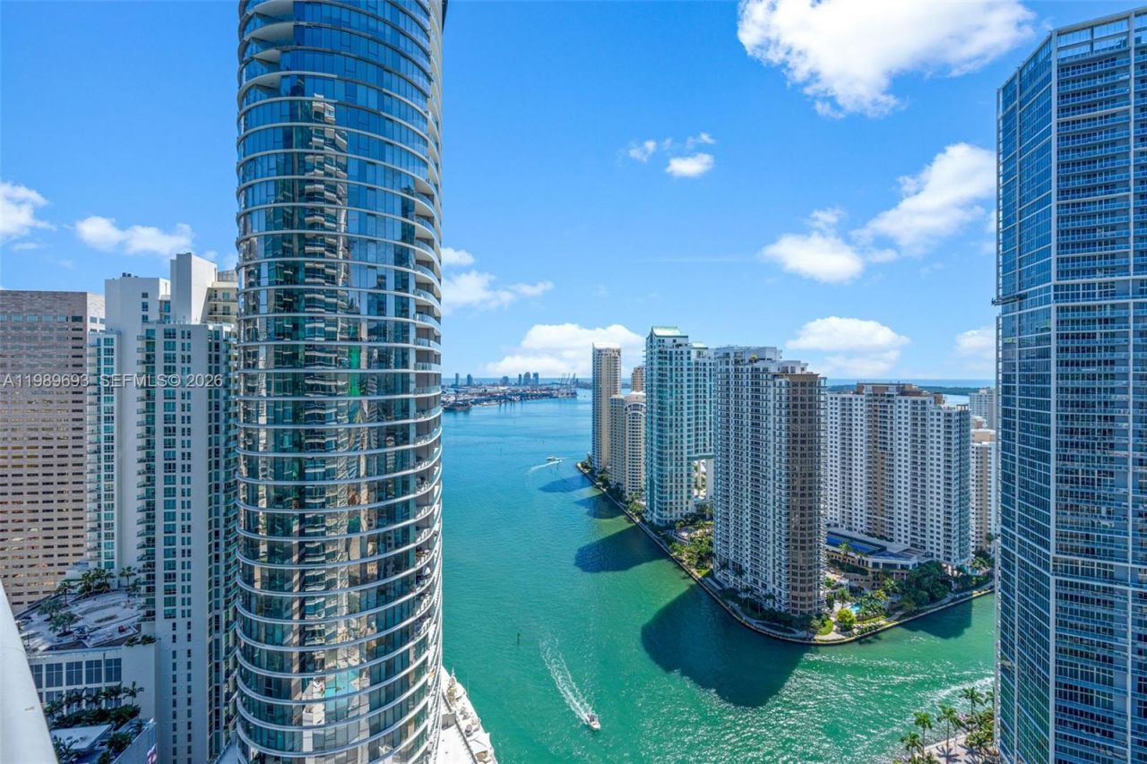 200 Biscayne Boulevard Way, Unit 3707, Miami, FL 33131 Photo