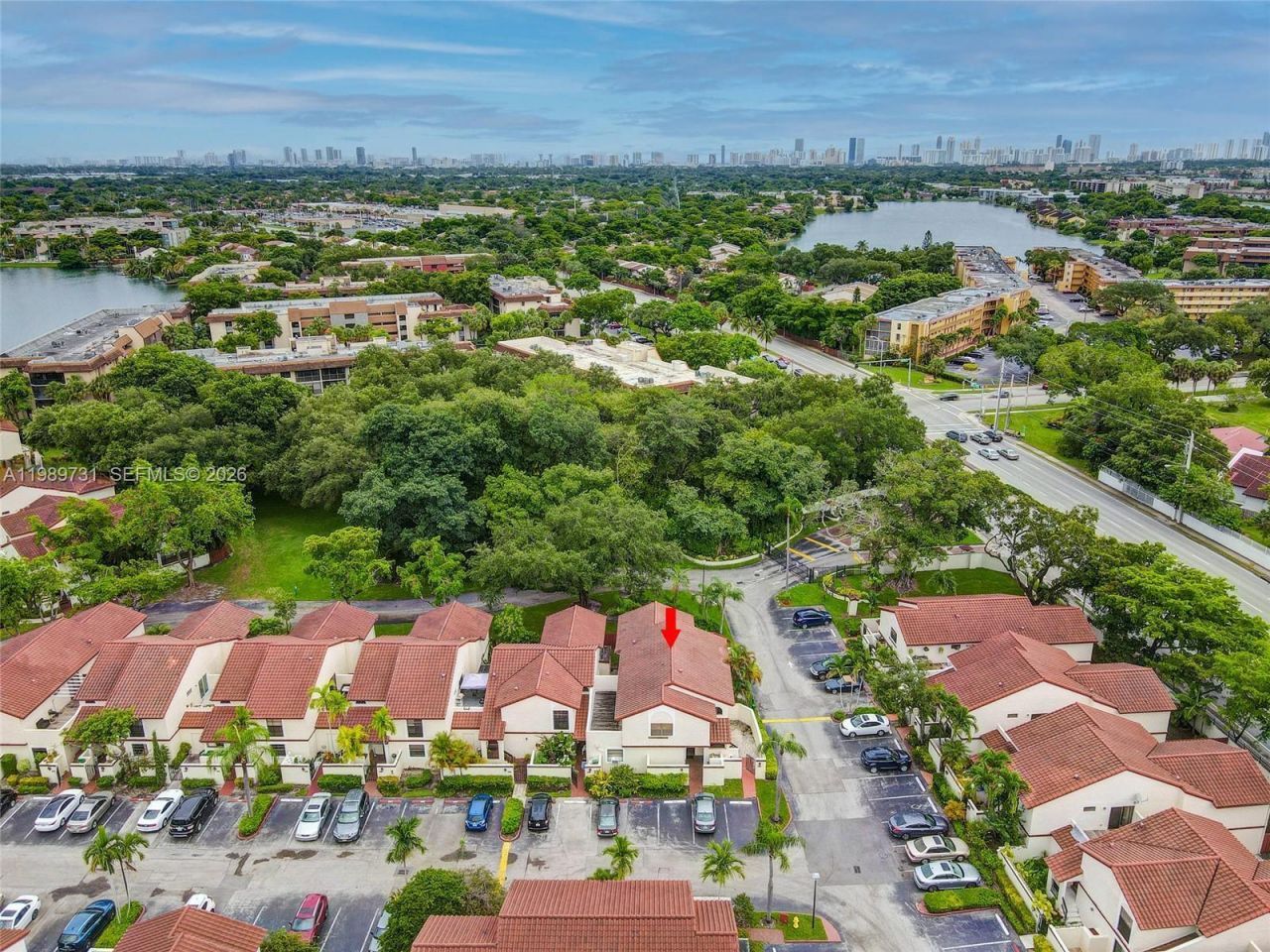 337 Ives Dairy Rd , Unit 12, Miami, FL 33179 Photo