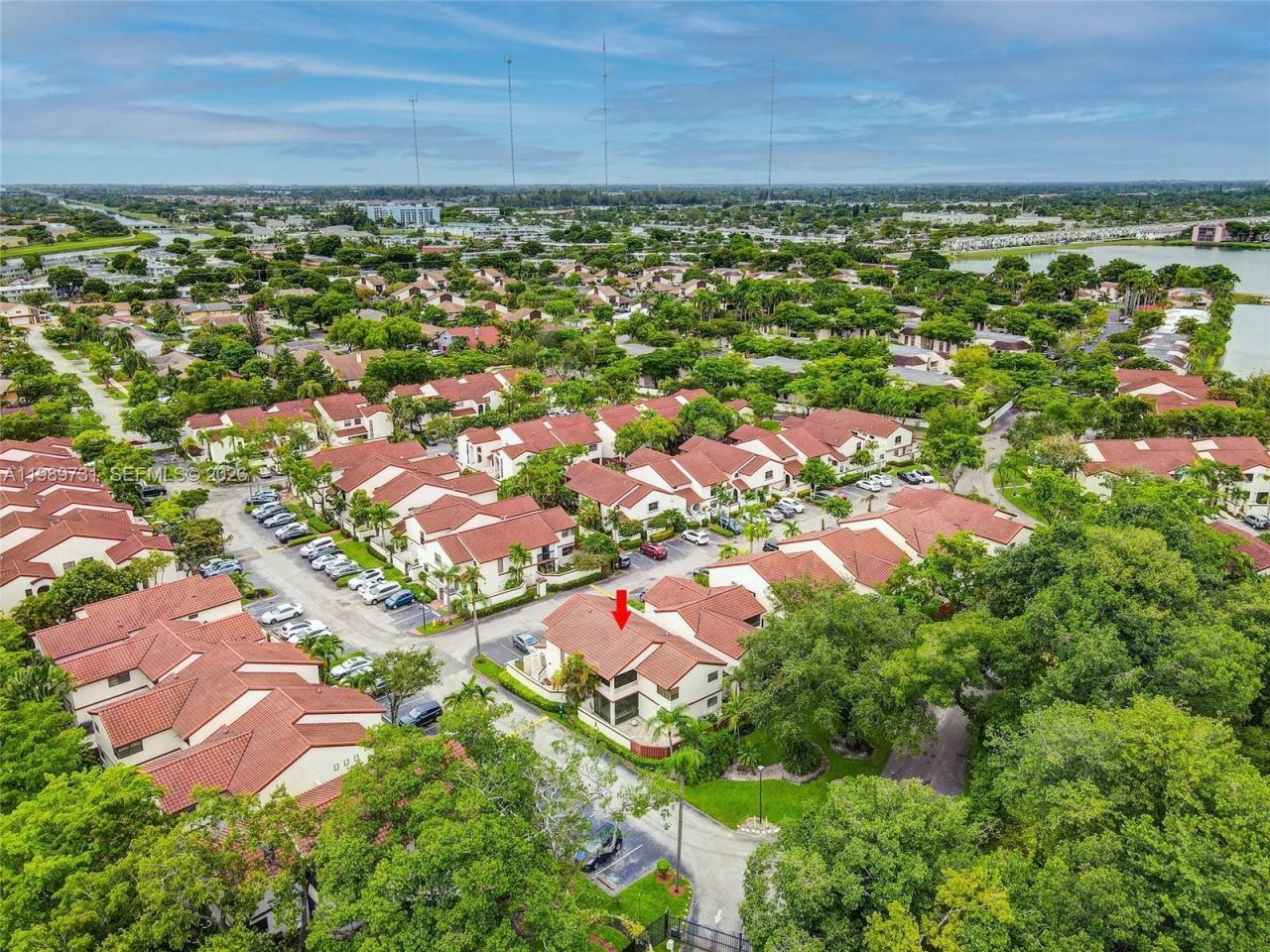 337 Ives Dairy Rd , Unit 12, Miami, FL 33179 Photo