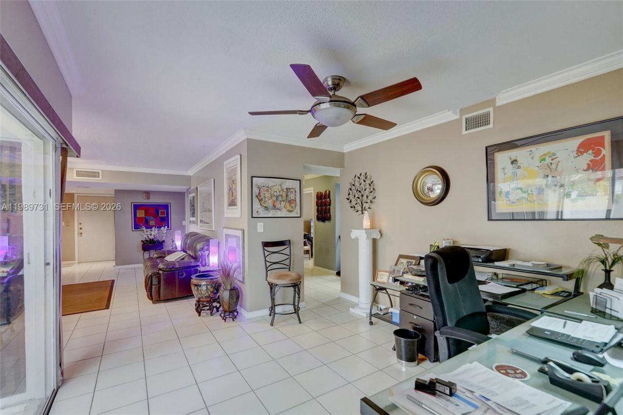 337 Ives Dairy Rd , Unit 12, Miami, FL 33179 Photo