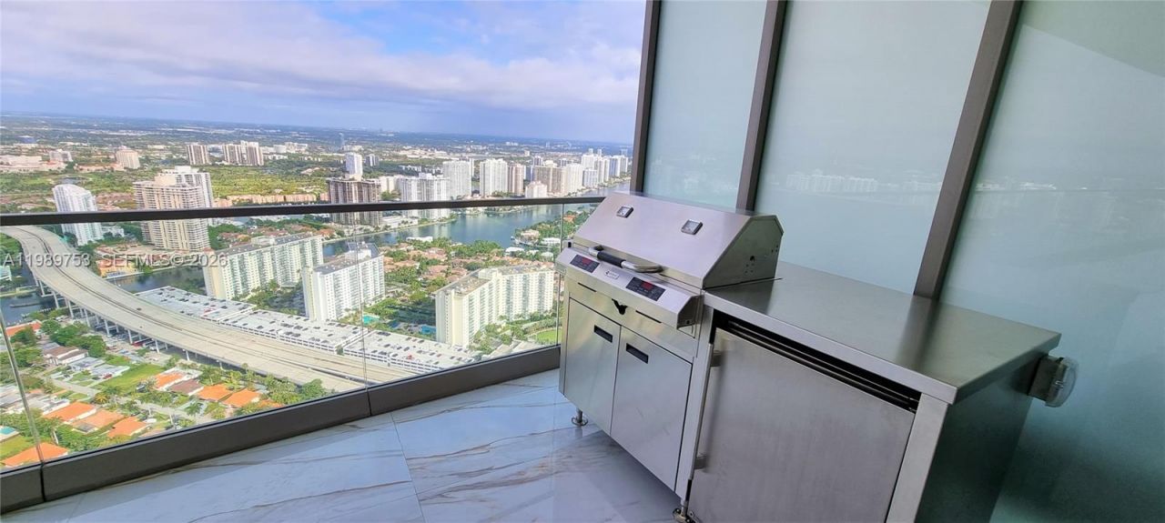 18975 Collins Ave , Unit 5105, Sunny Isles Beach, FL 33160 Photo