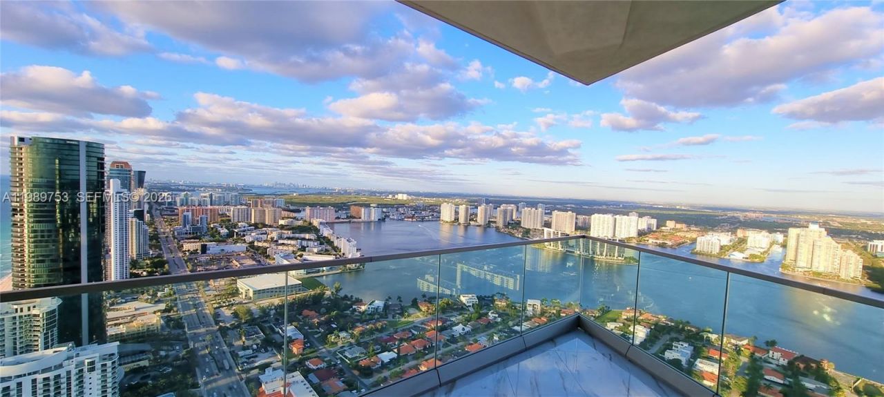 18975 Collins Ave , Unit 5105, Sunny Isles Beach, FL 33160 Photo