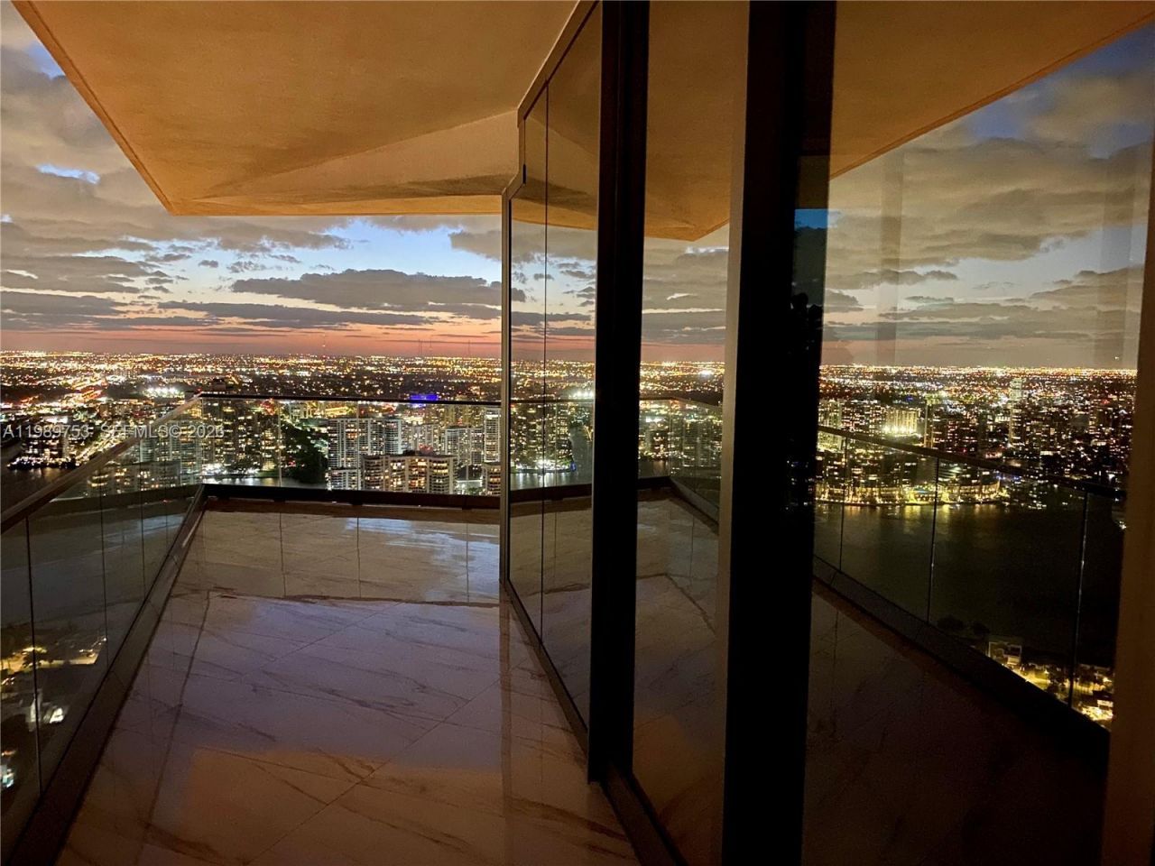 18975 Collins Ave , Unit 5105, Sunny Isles Beach, FL 33160 Photo