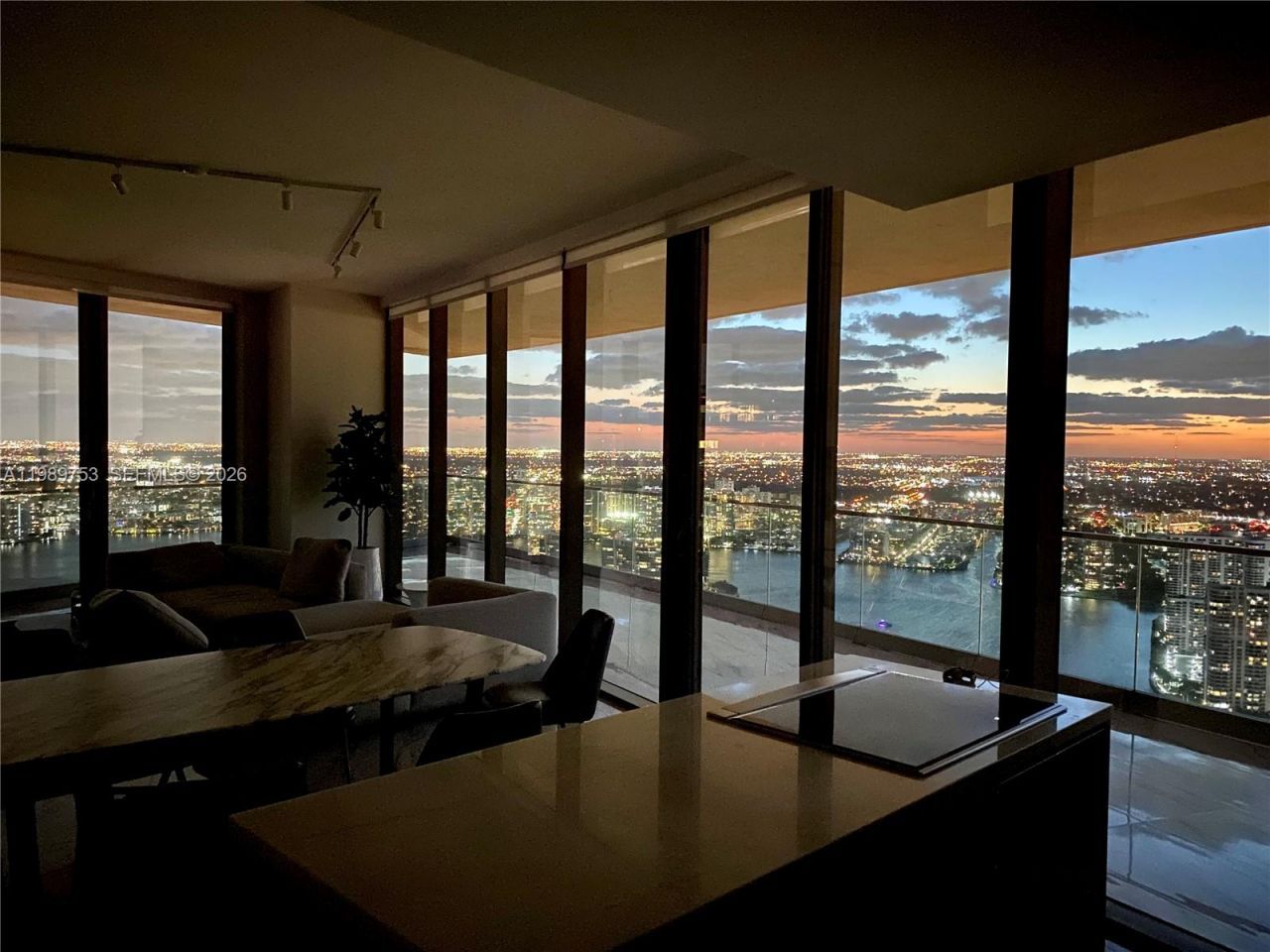 18975 Collins Ave , Unit 5105, Sunny Isles Beach, FL 33160 Photo