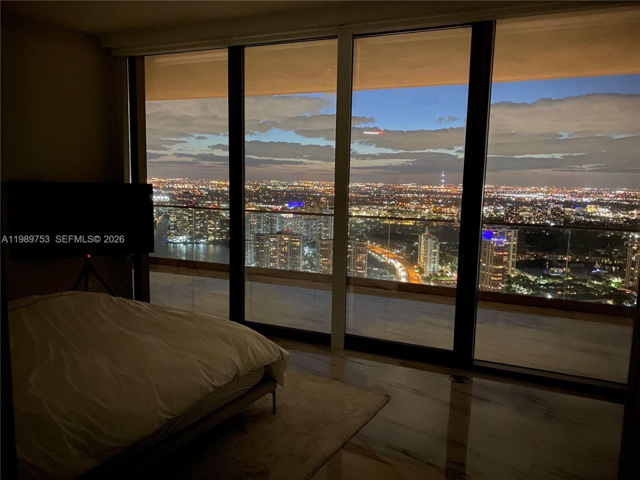 18975 Collins Ave , Unit 5105, Sunny Isles Beach, FL 33160 Photo