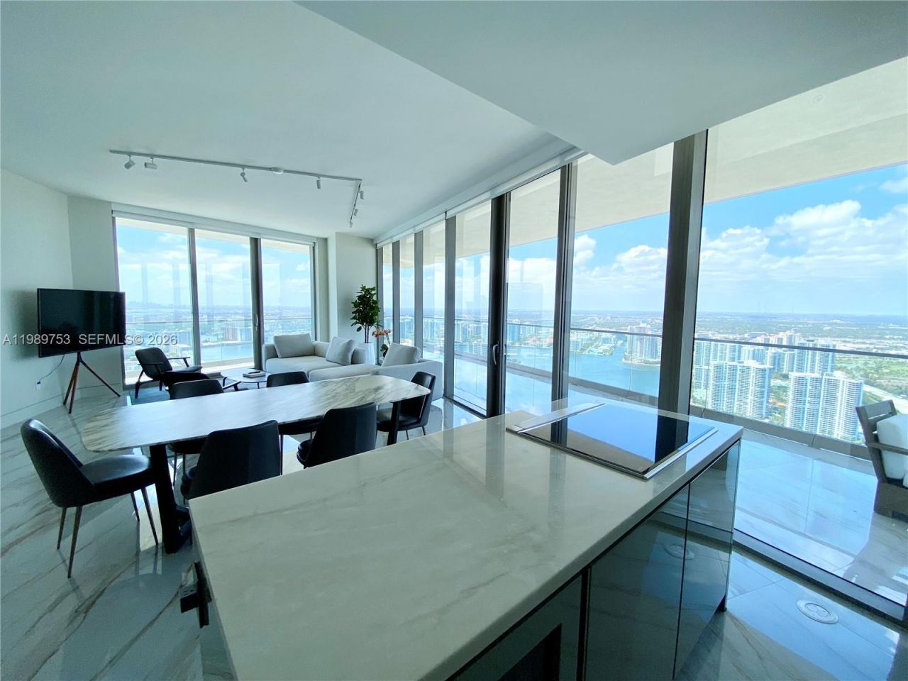 18975 Collins Ave , Unit 5105, Sunny Isles Beach, FL 33160 Photo