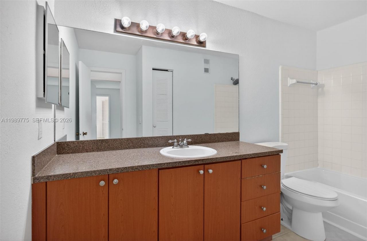 3390 N Pinewalk Dr N , Unit 1026, Margate, FL 33063 Photo