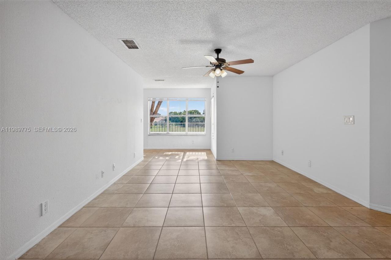 3390 N Pinewalk Dr N , Unit 1026, Margate, FL 33063 Photo