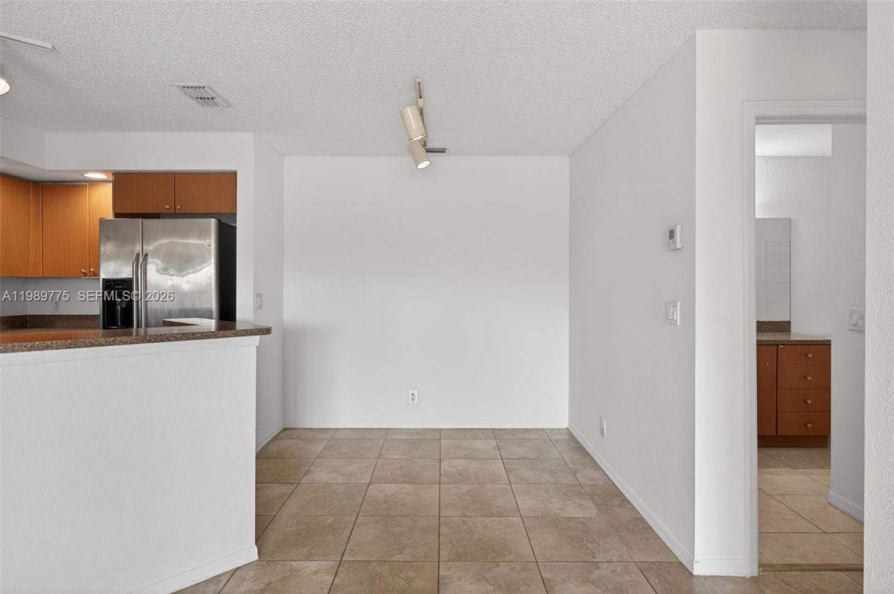 3390 N Pinewalk Dr N , Unit 1026, Margate, FL 33063 Photo