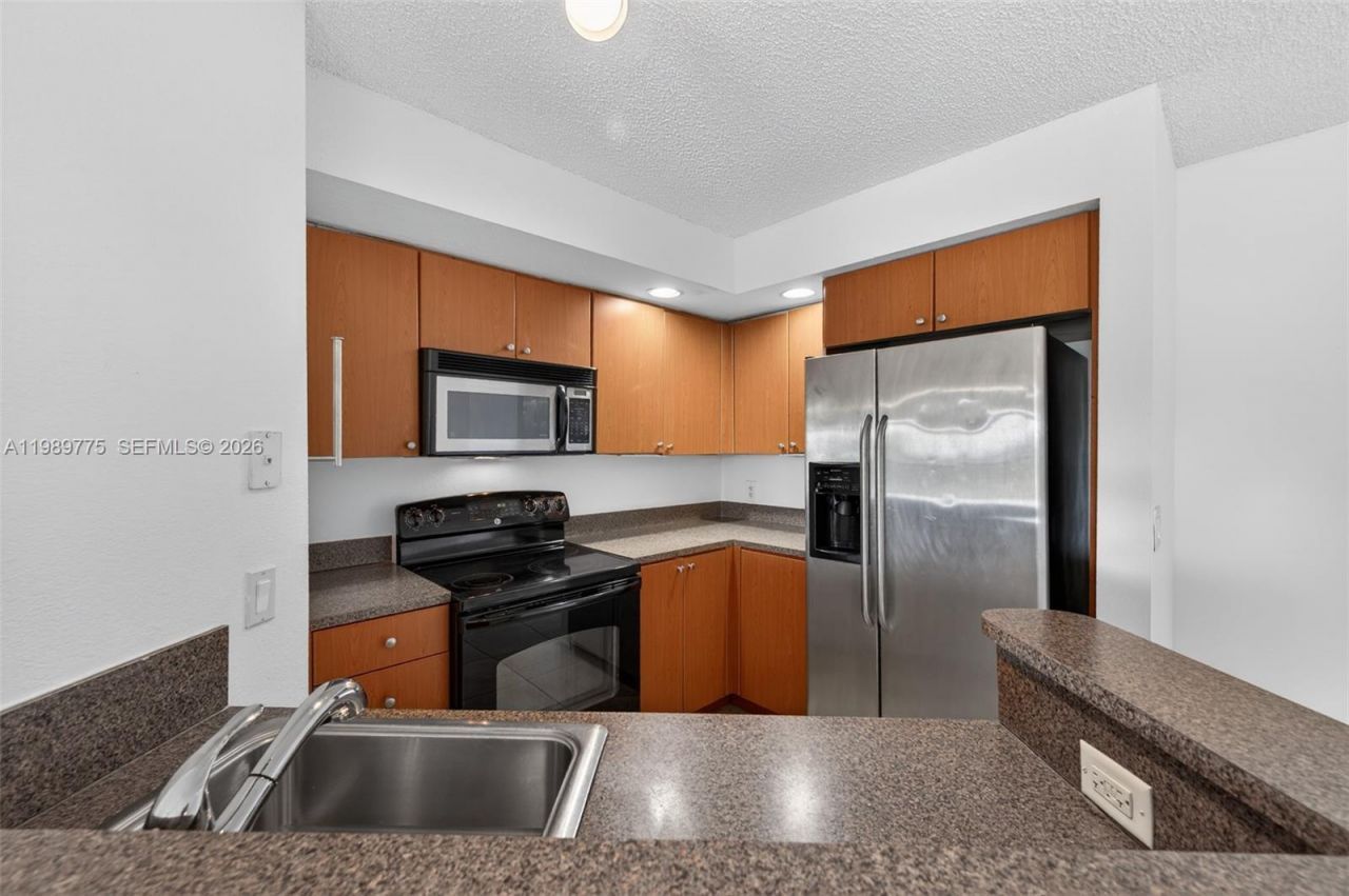 3390 N Pinewalk Dr N , Unit 1026, Margate, FL 33063 Photo