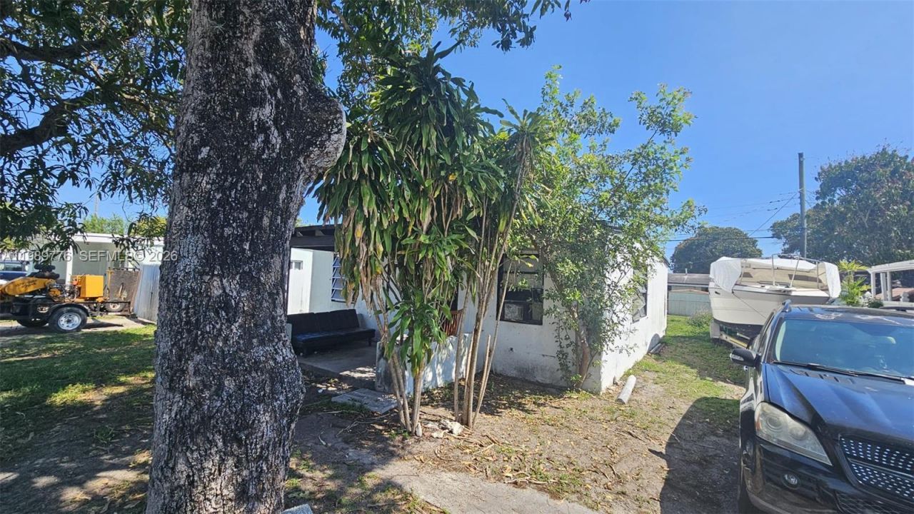 1950 Service Rd , Opa Locka, FL 33054 Photo