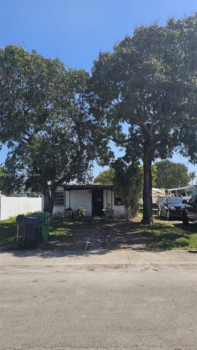 1950 Service Rd , Opa Locka, FL 33054 Photo