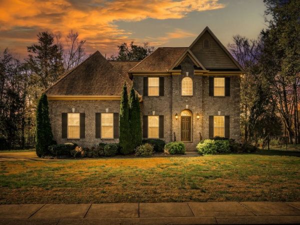 506 Serviceberry Dr , Murfreesboro, TN 37128