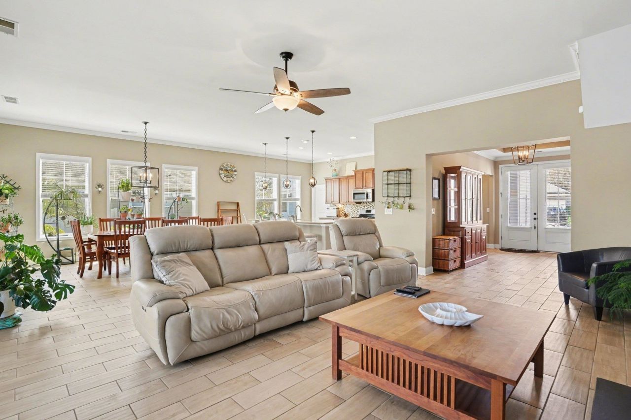 51 Hyacinth Loop Photo 11