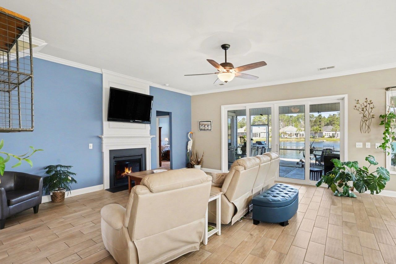 51 Hyacinth Loop Photo 15