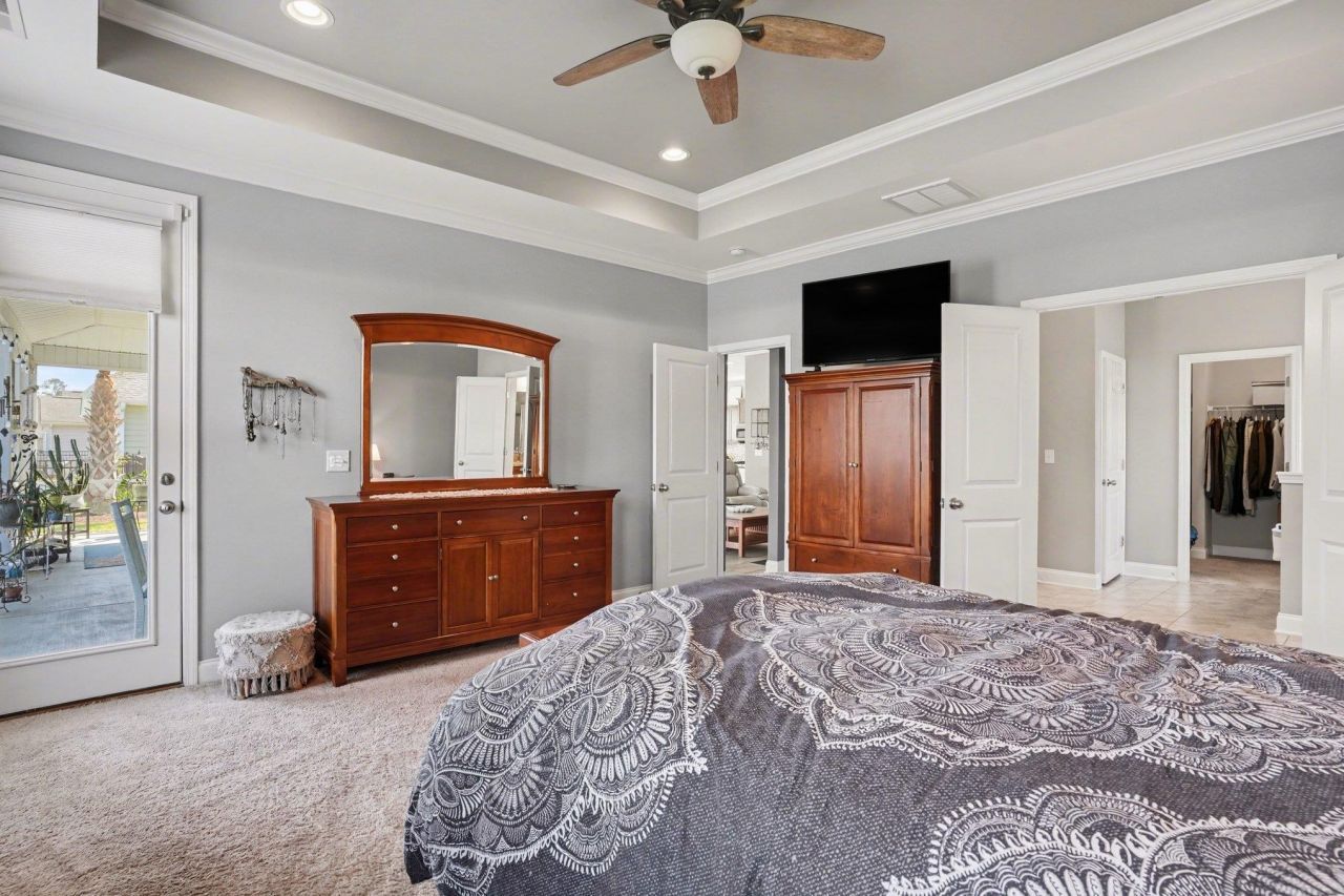 51 Hyacinth Loop Photo 17