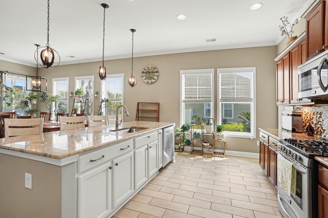 51 Hyacinth Loop Photo 18