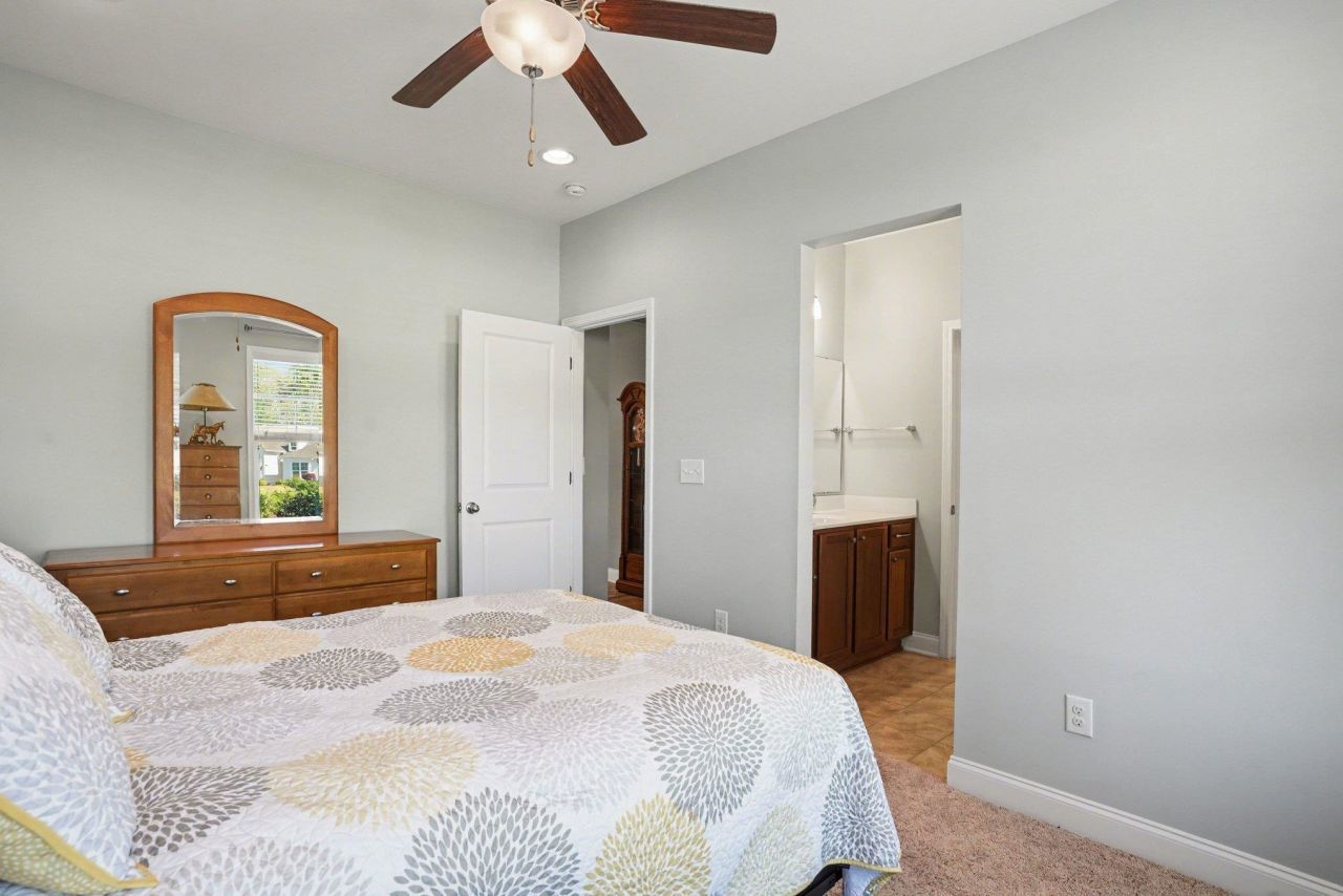 51 Hyacinth Loop Photo 36