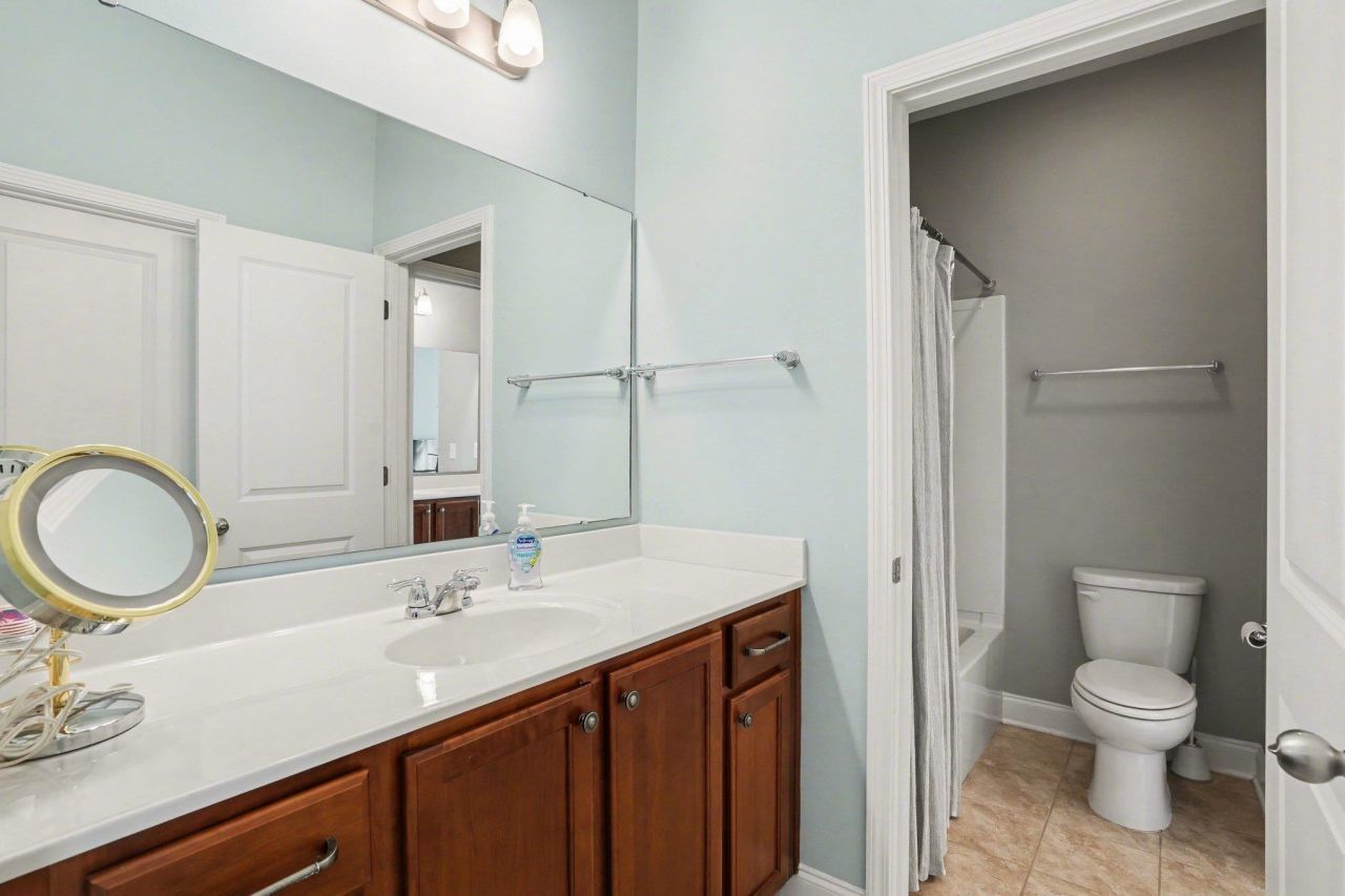 51 Hyacinth Loop Photo 39