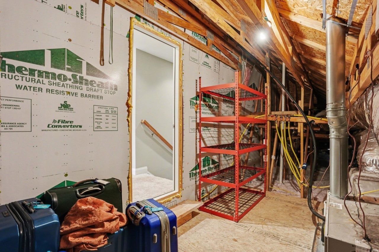 51 Hyacinth Loop Photo 57