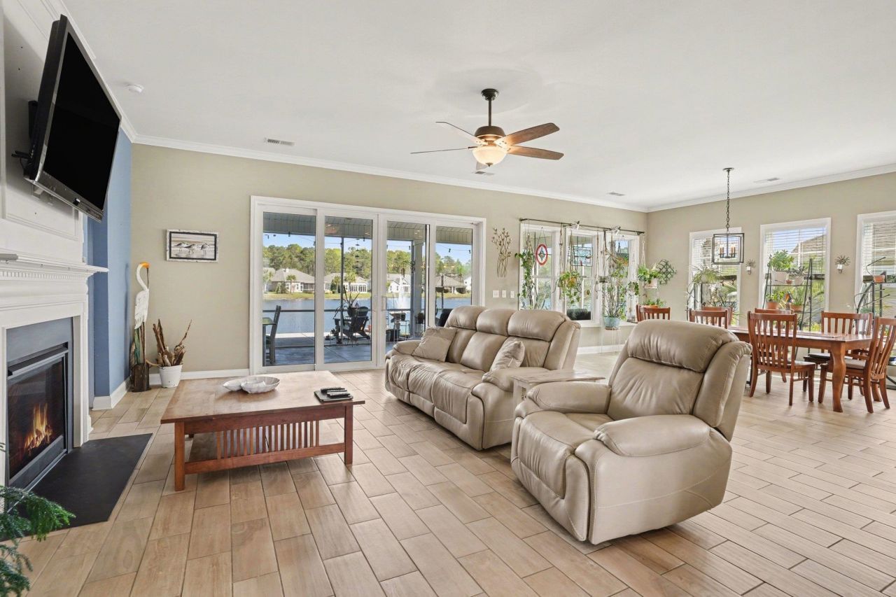 51 Hyacinth Loop Photo 6