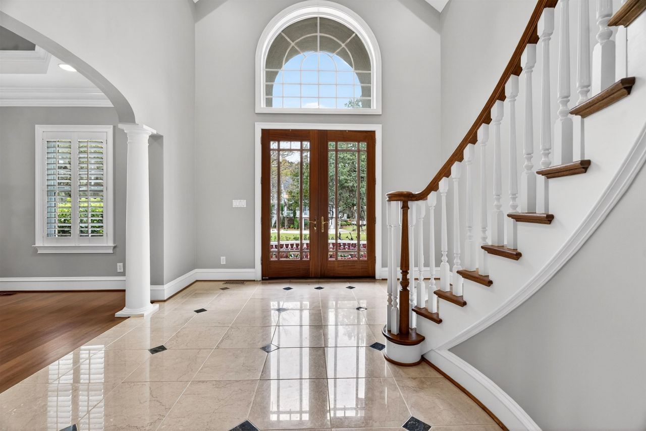 20 Brandon Way  Photo 4