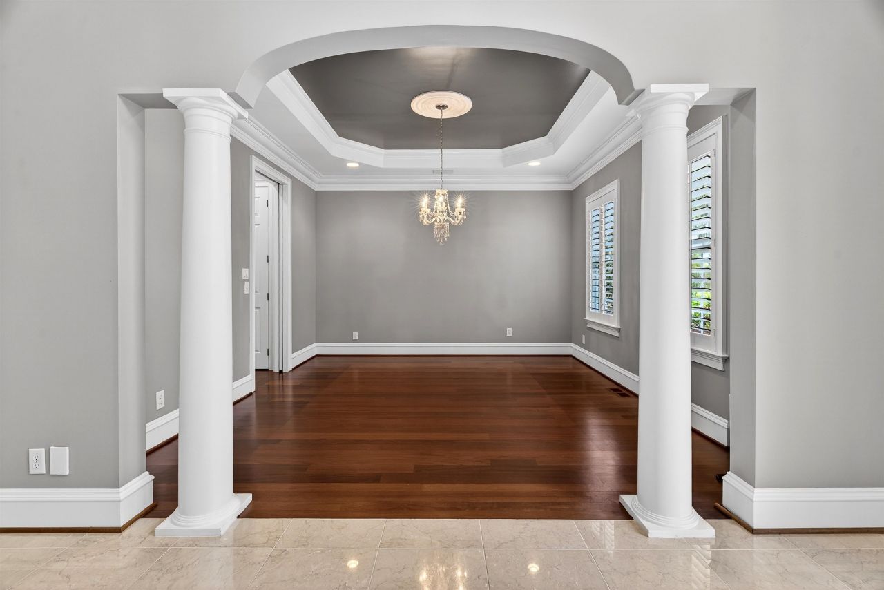 20 Brandon Way  Photo 5