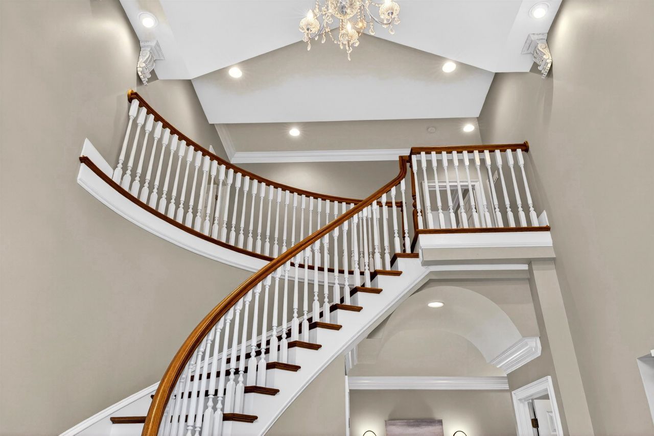 20 Brandon Way  Photo 8