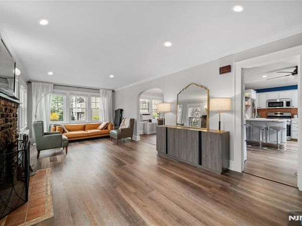 243 Jefferson Avenue, CRESSKILL, NJ 07626