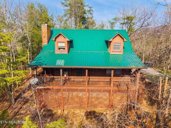 139 Little Round Top Lane, Townsend, TN 37882