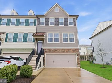 423 TALL OAKS DRIVE, WARMINSTER, PA 18974