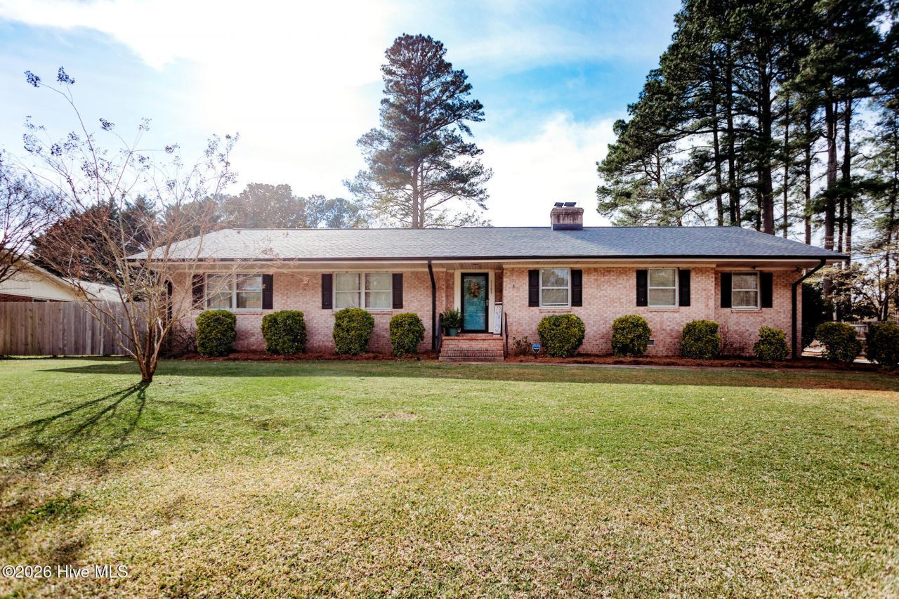 1109 Robin Hill Road Nw, Wilson, NC 27896 Main Photo