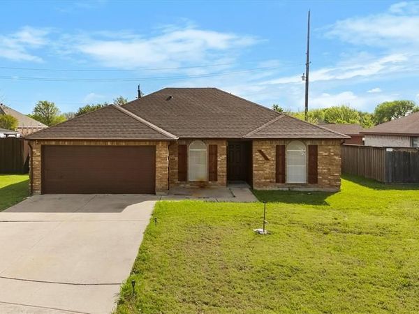 3242 Spring Meadow Lane, Grand Prairie, TX 75052