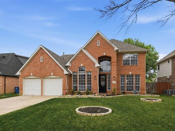 1904 N Port Court, Grapevine, TX 76051