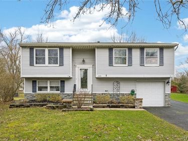 350 Greengage Circle, East Amherst, NY 14051