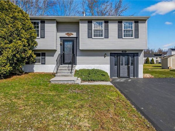 8237 Mantova Drive, Clay, NY 13041